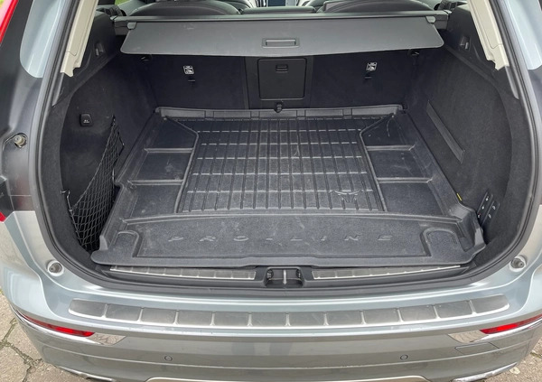 Volvo XC 60 cena 139900 przebieg: 137600, rok produkcji 2018 z Warszawa małe 379